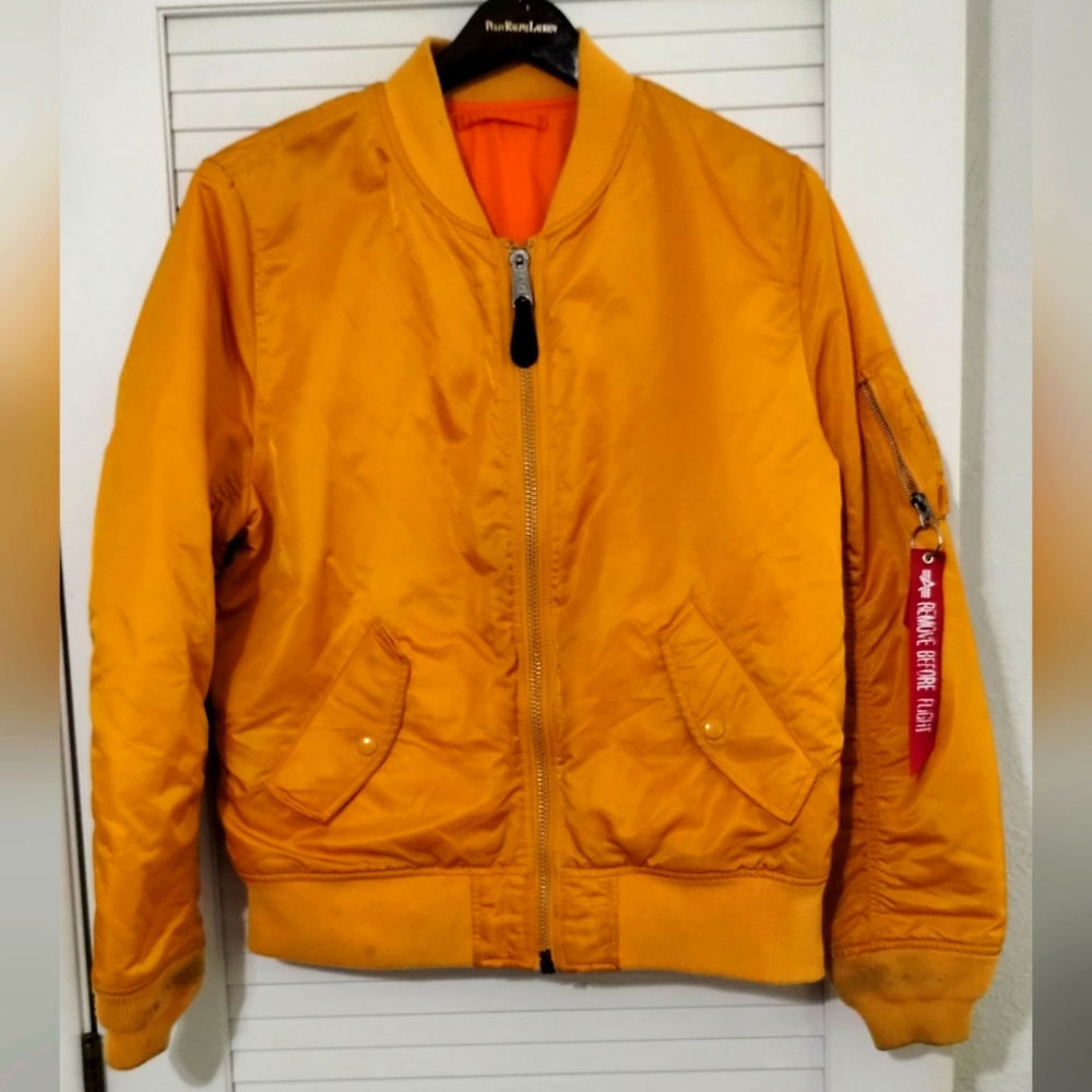 Vintage ALPHA INDUSTRIES Golden Yellow MA-1 Aviator Flight Club Bomber Jacket.